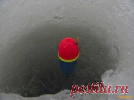 Зимняя удочка с поплавком