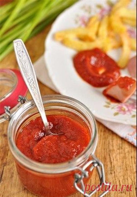 Идеальный кетчуп

Помидоры	2.5 кг.
Перец болгарский красный	0.5 кг.
Перец-чили	2-3 шт.
Чеснок	4 шт.
Лук репчатый	1 шт.
Паприка копченая	1 ст. л.
Горчица	1 ст. л.
Корица палочка	1 шт.
Гвоздика	5-6 шт.
Душистый перец	5-6 шт.
Сахар коричневый	1.5 ст. л.
Сахар	1.5 ст. л.
Соль	1 ст. л.
Уксус 9%	50 мл.