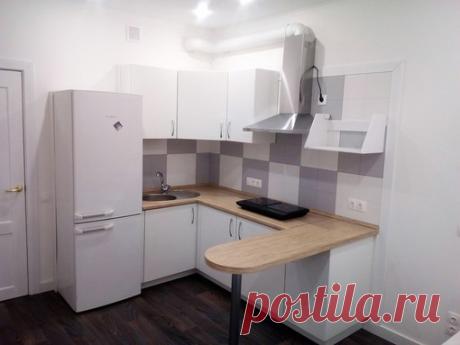 Первый раз полностью изготовил кухню и кровать. Все изготавливалось на объекте, фасады красились ВАЛИКОМ.

Предусмотрены планки закрывающие щели между ящиками и стеной, закрыта щель между холодильником и стеной, фасадная вставочка между холодильником и нижним ящиком. 

Стояла задача максимально дешево и достойно сделать мебель

#кухня@sdelaimebel 
#кровать@sdelaimebel