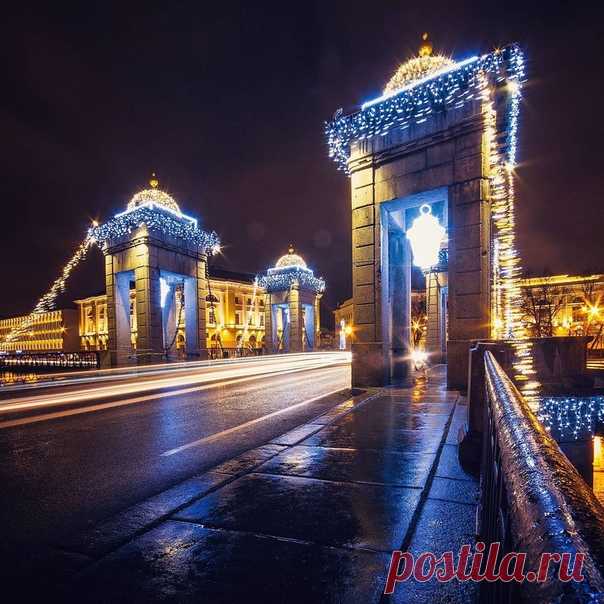 Мост Ломоносова

Фото: Михаил Зефиров