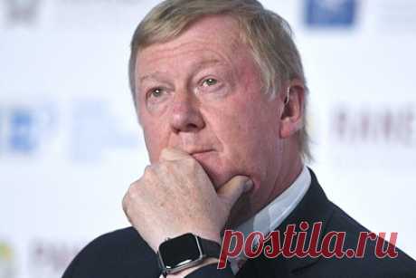 Покинувший Россию Чубайс начал представляться британским ученым. Бывший глава «Роснано» Анатолий Чубайс опубликовал статью под названием «Неплатежи в pоссийской экономике 1990-х: непредвиденный институт» в журнале «Вопросы экономики». В разделе информации об авторе покинувший Россию Чубайс представлен как «независимый исследователь из Великобритании, Глазго».