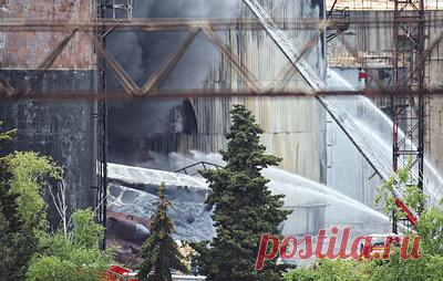 В Краснодарском крае ликвидировали пожар на нефтебазе после атаки БПЛА. Возгорание произошло в станице Ленинградской