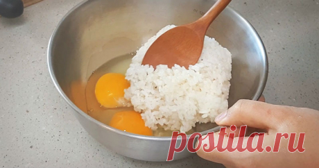 Просто смешайте рис и яйца — удивительно простое и вкусное блюдо ...