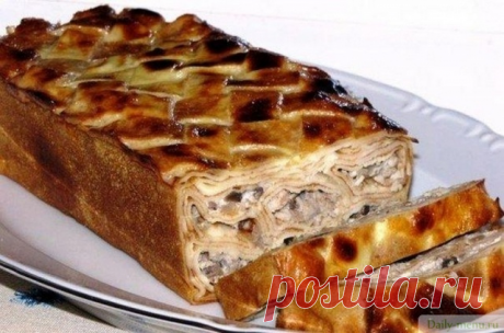 Блинный пирог с грибами и курицей 