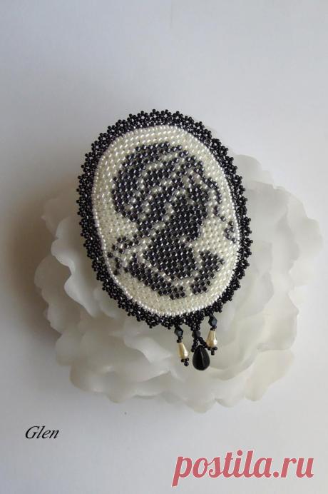 Брошь &quot;Камея&quot; delikаТная | biser.info - всё о бисере и бисерном творчестве