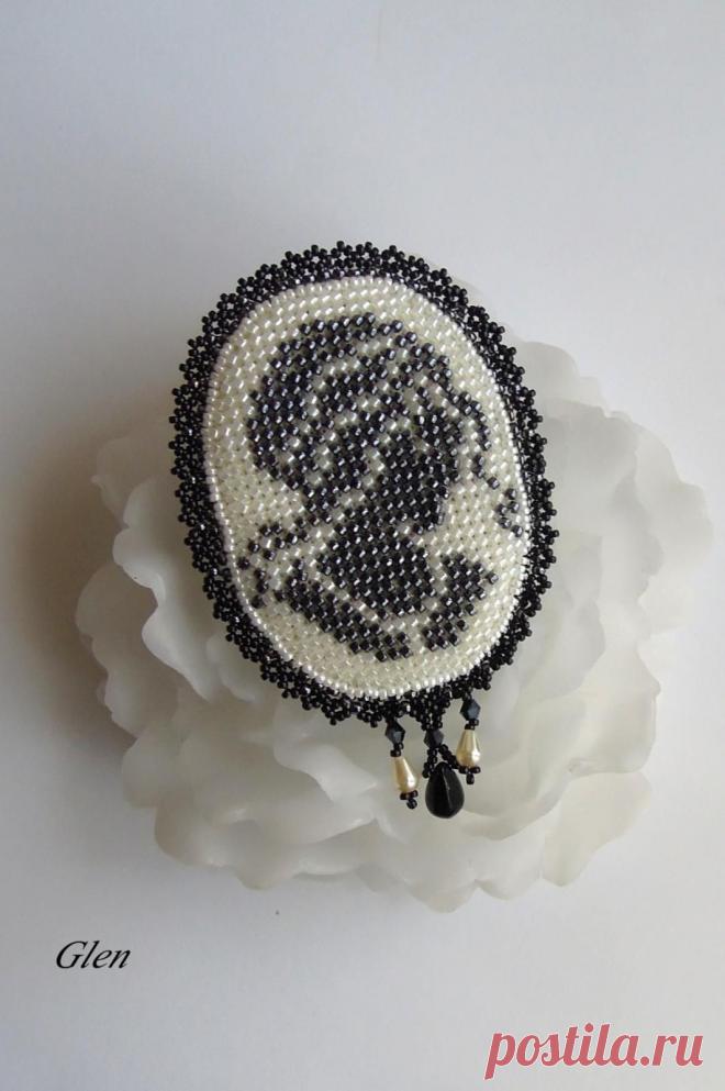 Брошь "Камея" delikаТная | biser.info - всё о бисере и бисерном творчестве