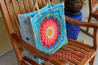 Сумка-шопер (или пляжная сумка), состоящая из квадратных мотивов. Крючком. Схема большого квадрата. / knittingideas.ru