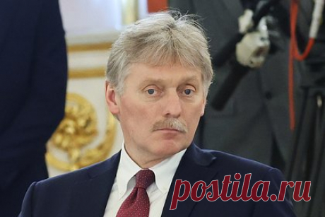 В Кремле допустили провокации Украины против Белоруссии. Пресс-секретарь президента России Дмитрий Песков допустил возможность провокаций со стороны Украины против Белоруссии после встречи белорусского президента Александра Лукашенко с врио главы Донецкой народной республики Денисом Пушилиным. По его мнению, подобный вариант развития событий исключать нельзя.