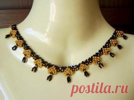 ВОЛНУЮЩЕЕ ОЖЕРЕЛЬЕ "ПИКОВАЯ ДАМА"
#бисероплетение #biserok