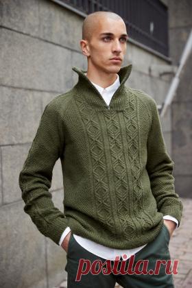 Свитер Аарни Стильный мужской свитер с воротником поло на молнии, связан из тонкого мериноса спицами 3.5 мм. Основная деталь и рукава вяжутся...