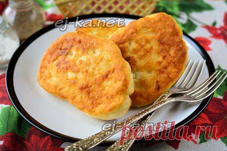 Быстрые пирожки на кефире: готовятся моментально на сковороде, рецепт с фото пошагово