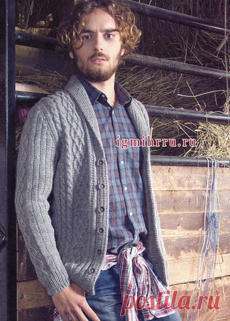 Мужской чистошерстяной серый кардиган с рельефными узорами. Спицы