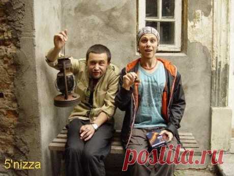 5'nizza (Пятница) - Дискография (2 CD) (2003-2005) FLAC 5’nizza (читается «Пятница») — харьковский музыкальный дуэт, исполняющий песни в стиле рок, регги и фанк, существовавший с 2000 по 2007 годы.Исполнитель: ПятницаНазвание: 5'nizza (Пятница) - Дискография (2 CD)Жанр: Reggae, folk, rockГод издания: 2003-2005Страна: УкраинаФормат: FLAC (tracks, cue,