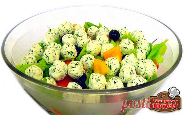 Салат «Средиземноморский» без майонеза

 Ингредиенты

Салат — 50-70 Грамм
 Помидор — 180-200 Грамм
 Перец — 180-200 Грамм
 Маслины без косточек — 80-100 Грамм
 Фета — 200 Грамм
Укроп рубленый — 2 Ст. ложки
Оливковое масло — 3 Ст. ложки
Лимонный сок — 2 Ст. ложки
Мед — 1 Чайная ложка
 Соль — 1/3 Чайных ложки