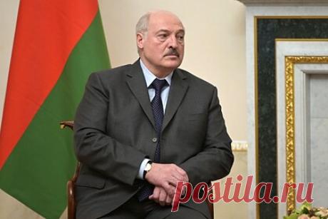 Лукашенко сообщил об отводе военных Запада от границ Белоруссии. Президент Белоруссии Александр Лукашенко сообщил, что Запад отвел своих военных от границ республики. По словам главы государства, это произошло после его заявления о том, что Минск не позволит стрелять русским в спину и пройти через территорию страны. Лидер подчеркнул, что таким образом происходит и защита рубежей.