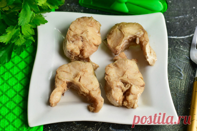 Хек в пиве с медом - необычное, вкусное и недорогое рыбное блюдо.