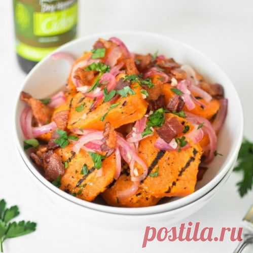 Теплый салат из запеченного батата и лука — рецепт
