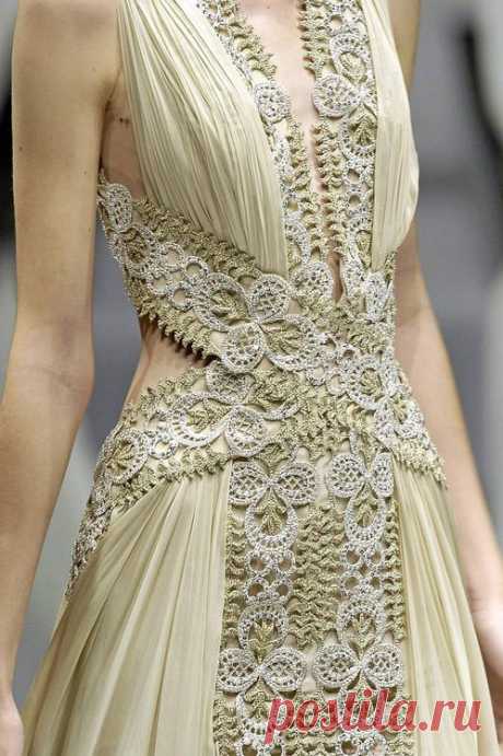 YOCASTALOVE, agameofclothes: Zuhair Murad
