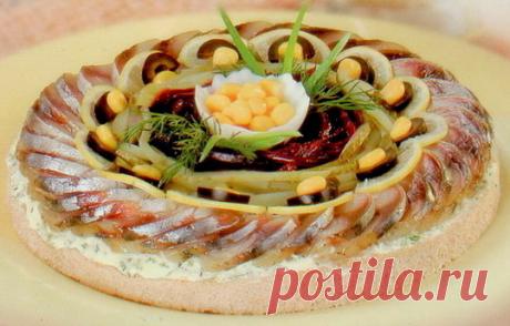 Бутербродный торт с копченой рыбой