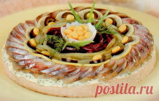 Бутербродный торт с копченой рыбой