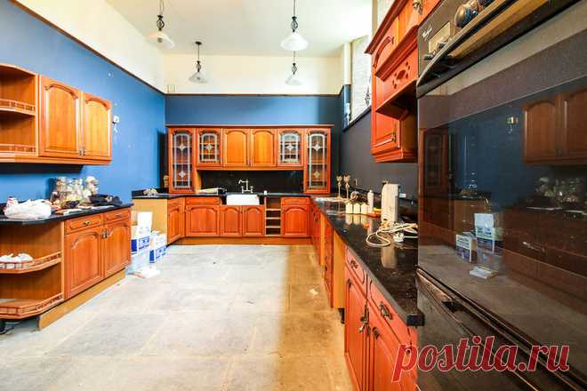 Этот старинный особняк продается за  £150000, но есть ограничения | Чёрт побери Этот особняк с пятью спальнями и тремя ванными комнатами находится в Тодморден, Западный Йоркшир, он выставлен на продажу за £150000 ($188 000). Внутри наполовину сделан ремонт, но не закончен. Здание является памятником архитектуры II категории, что накладывает некоторые ограничения. Это бывшая церковь, нельзя трогать колокольню, нужно использовать только определенные материалы при строительст...