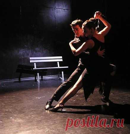 В танце