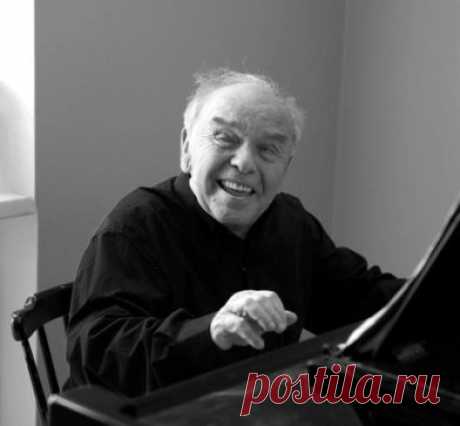 МУЗЫКАЛЬНАЯ ПАУЗА
Владимир Яковлевич Шаинский
Сегодня, 12 декабря, исполнилось 92 года Владимиру Яковлевичу Шаинскому 
Влади́мир Я́ковлевич Шаи́нский (р. 12 декабря 1925, Киев) — советский и российский композитор. Заслуженный деятель искусств РСФСР (23.03.1978). Народный артист РСФСР (1986). Лауреат Государственной премии СССР (1981). Известен как автор нескольких десятков песен для детей, в том числе музыки для мультфильмов, среди которых, например, фильмы про Чебурашку и Крокодила Гену.
