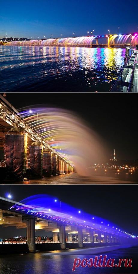 Самый длинный мост-фонтан "Лунная радуга".