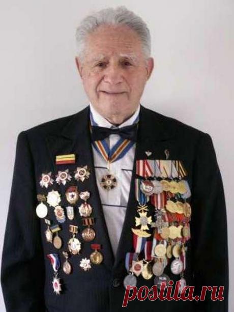 «Ты не ранен, ты просто убит...»: стихи 19-летнего танкиста, которые никогда не попадут в учебники