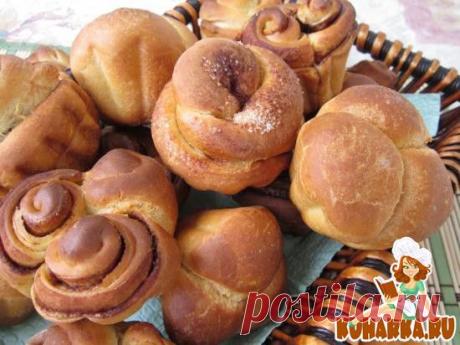 Рецепт: Булочки-розочки и булочки-клевер.