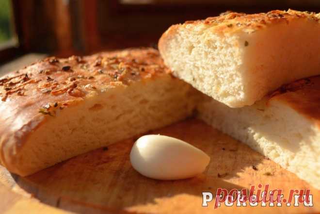 Фокачча на кефире с чесноком в духовке с итальянскими травами