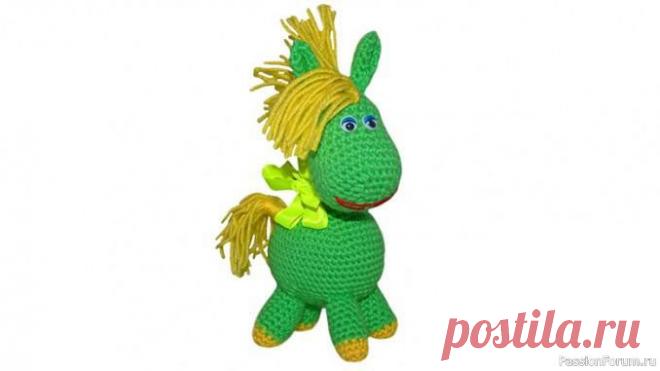 Лошадка крючком. Описание и видео МК | Вязаные игрушки. Мастер-классы, схемы, описание. Предлагаем вашему вниманию мастер-класс по вязанию крючком игрушки лошадки. Связав такой подарок своими руками, будет настоящим сюрпризом для ваших друзей, знакомых и родственников. Лошадка размером 15 см до кончиков ушек. Автор SvetikДля работы потребуется:Пряжа (100% акрил, 50г...