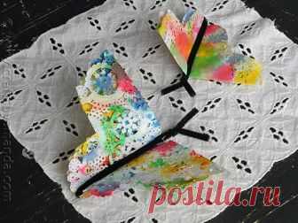 BUTTERFLY CRAFT: PAPER DOILY BUTTERFLIES. Paper Doily Butterflies: a fun butterfly craft perfect for spring! Butterfly crafts are fun for kids and a great way to celebrate spring! These colorful paper doily butterflies are made from food coloring and paper doilies!