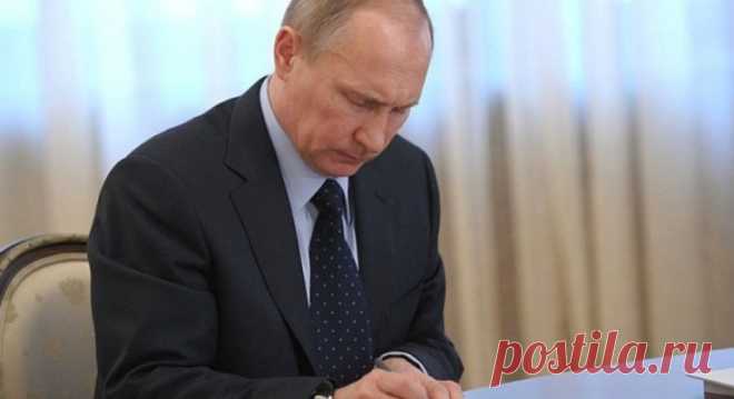 Какие пенсии, когда и на сколько в рублях повысят в 2018 году — РОСНОВ