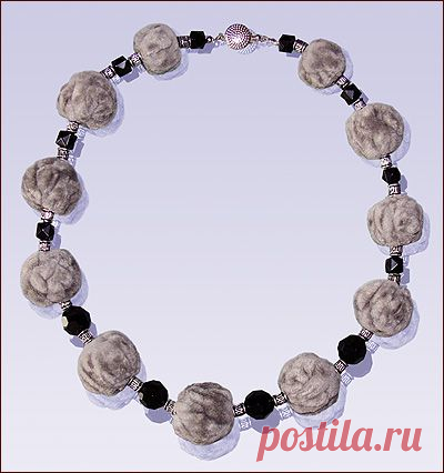 Бусы из бархата