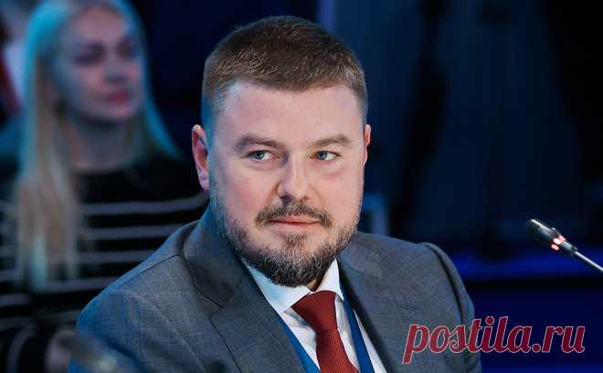Глава «Нацпроектстроя» назвал сроки выхода компании на IPO. «Нацпроектстрой» может провести IPO к концу 2026 года, говорит его гендиректор и совладелец Алексей Крапивин. До конца 2025 года дочерняя компания холдинга «Дороги и мосты» выпустит облигации на 3 млрд руб.