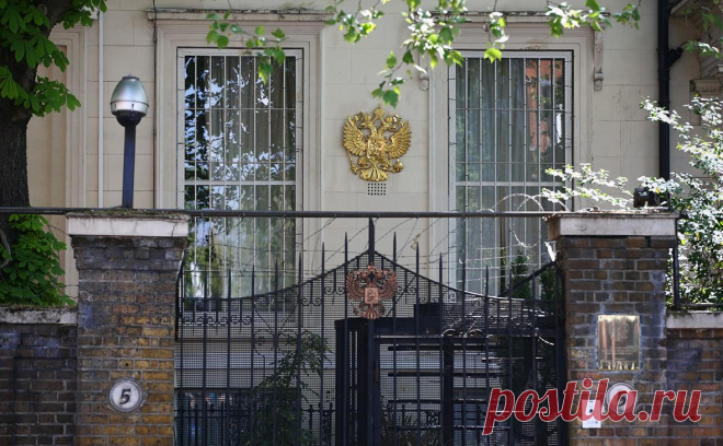 Посольство России рекомендовало Лондону прекратить войну по доверенности. Российское посольство в Великобритании прокомментировало ряд критических заявлений британских официальных лиц в адрес России и рекомендовало прекратить «войну по доверенности», говорится в заявлении, опубликованном на официальном сайте дипмиссии.