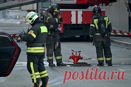 Два человека пострадали из-за пожара в жилом доме в Петербурге