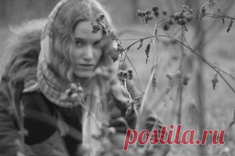 Одна в лесу
Может в лесу я найду свое счастье?