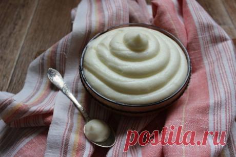 ​Заварной крем со сливками Ингредиенты:Сливки молочные (33%) &mdash; 200 млМолоко &mdash; 500 г&nbsp;Яйца &mdash; 2 шт.&nbsp;Сахар &mdash; 100 г&nbsp;Крахмал кукурузный &mdash; 30 г&nbsp;Масло сливочное &mdash; 50 гПриготовление:1. Соединить крахмал, сахар и яйца. Размешать венчиком до однородности. Молоко довести...