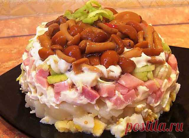 9 САМЫХ ВКУСНЕЙШИХ СЛОЕНЫХ САЛАТОВ
1. Красная шапочка
2. Леший
3. Мышата
4. Опятки
5. Шляпка
6. Куриный торт
7. Нежность
8. РОзы
9. Ананас

🌲Салат 