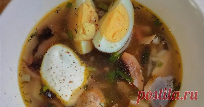 Суп с шампиньонами, курицей и рисом 32 ккал рецепт с фото пошаговый от Любовь Попова - Овкусе.ру Лёгкий и сытный суп с грибами наполнит ваш дом вкусными ароматами и подарит ощущение домашнего тепла. 
#премияпервыеблюда #food_Love ♥️