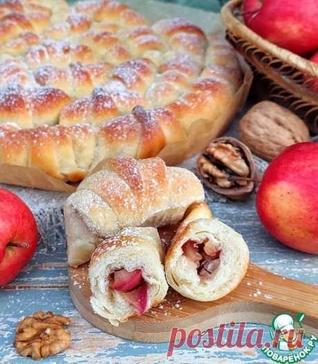 Яблочный пирог "Рогалик" – кулинарный рецепт