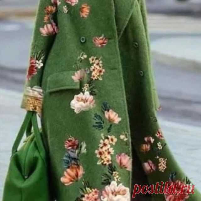 Photo shared by Carole Tanenbaum on December 23, 2020 tagging @naar_moda.