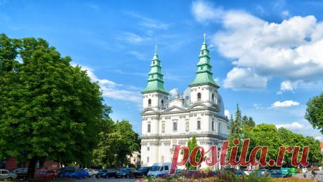 Украинский суд лишил УПЦ участка с собором в Тернополе. Западный апелляционный суд Тернополя лишил Украинскую православную церковь (УПЦ) права пользования участком земли, на котором находится кафедральный собор. Об этом говорится на сайте Союза православных журналистов (СПЖ) России. Помимо ...