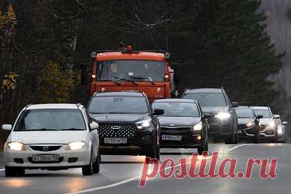 «Поймать их за руку на месте сложно». Водители легковушек стали получать из-за дальнобойщиков штрафы на сотни тысяч рублей
