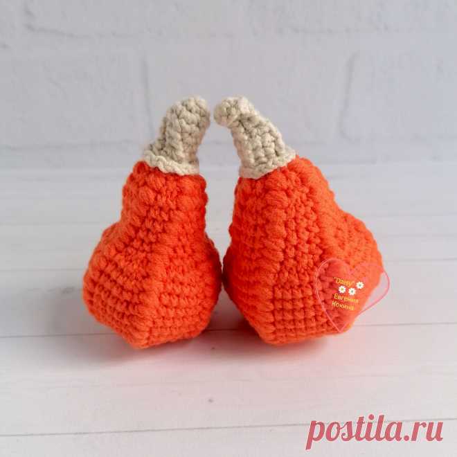 PDF Тыковка крючком. FREE crochet pattern; Аmigurumi toy patterns. Амигуруми схемы и описания на русском. Вязаные игрушки и поделки своими руками #amimore - маленькая тыква из обычной пряжи, декоративный овощ на праздник Хеллоуин, тыковка.