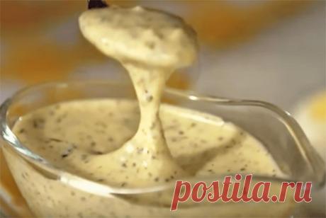 Как ПРИГОТОВИТЬ соус ЦЕЗАРЬ Ингредиенты: Сушеный базелик  -1 ч. ложка, Сухая горчица  -1 ч. ложка, Чеснок — 4 зуб., Сок лимона — 1 лимон, Оливковое масло — 100 г., Майонез — 100 г. Как приготовить соус Цезарь: В глубокую миску, кладем сушеный базелик, горчицу, через пресс выдавливаем очищенный чеснок. Далее разрезаем лимон среднего размера пополам и выдавливаем в миску …