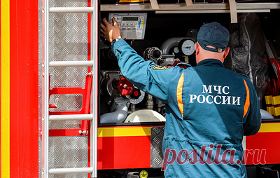 В окрестностях Сочи многоквартирный дом поврежден из-за атаки БПЛА. На месте работают специальные и экстренные службы