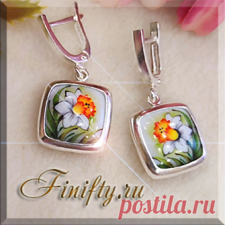 Серьги.
Ростовская финифть (горячая художественная эмаль).
Описание и цены по ссылке. 
https://finifty.ru/catalog/finift-v-serebre/sergi-66
Скидка на украшения с финифтью 10% 
при покупке финифти на сумму от 5000 руб.

#нашафинифть #серьги #эмаль #финифть